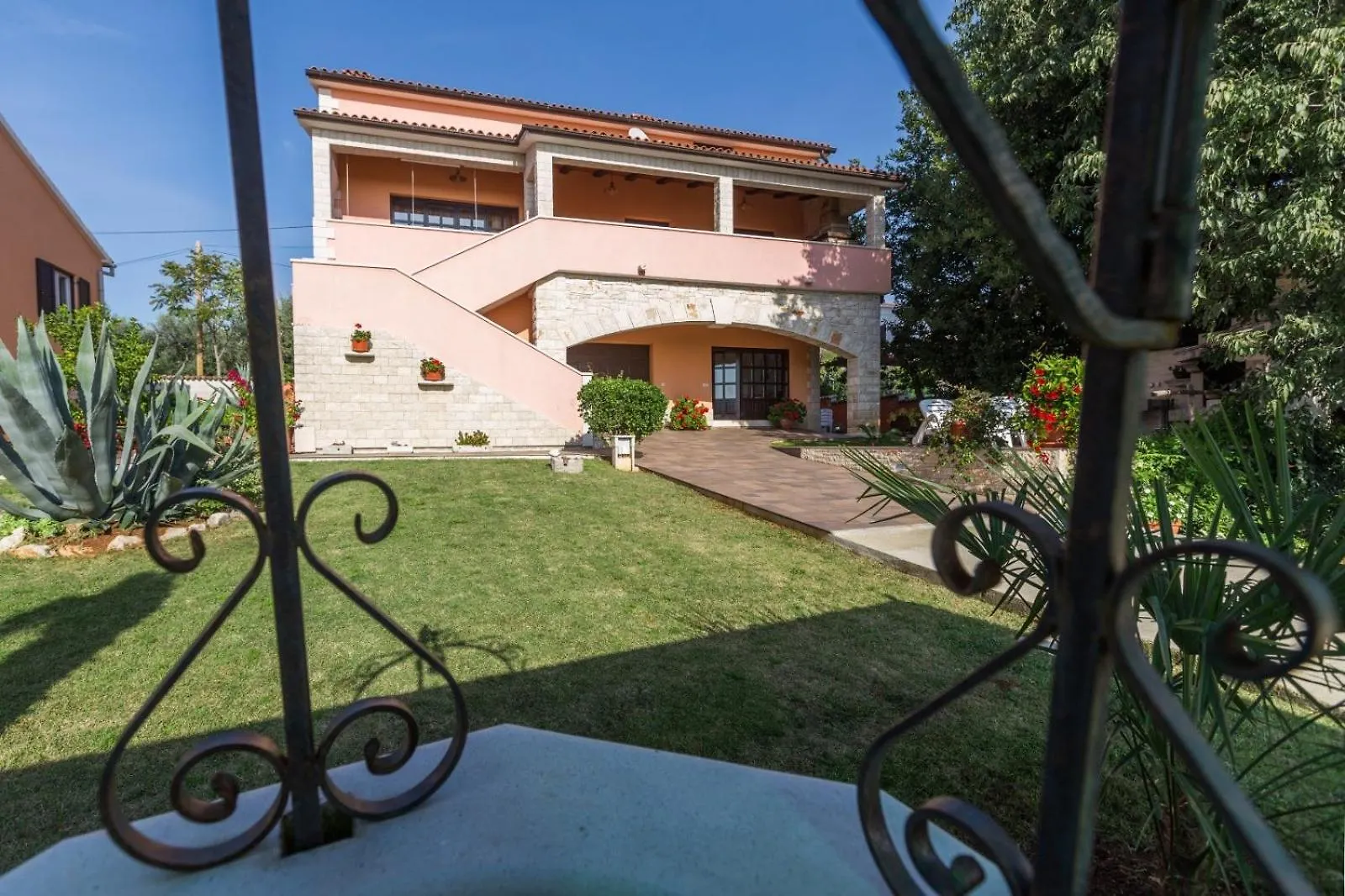 Apartment Damjan Kastelir